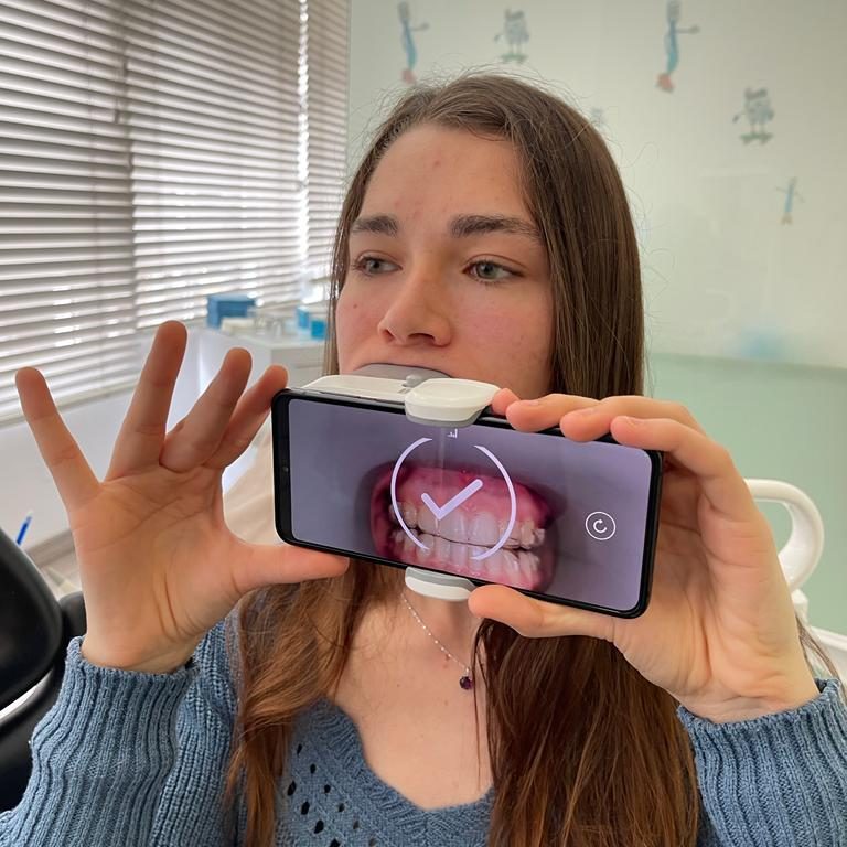 Dispositivo Dental Monitoring Scanbox en la Clínica MAEX Perez Varela 