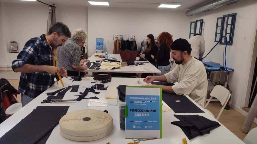 Comienzan los cursos de artesanía «Aprender da&nbsp;tradición»