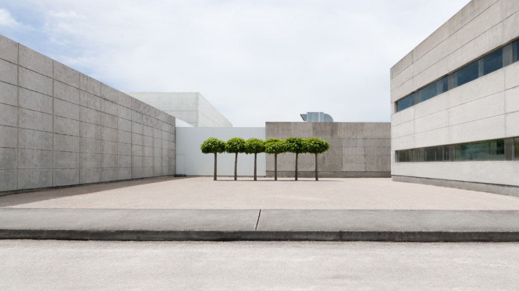 La firma gallega Sociedad Textil Lonia compra la mítica Maison francesa Christian&nbsp;Lacroix