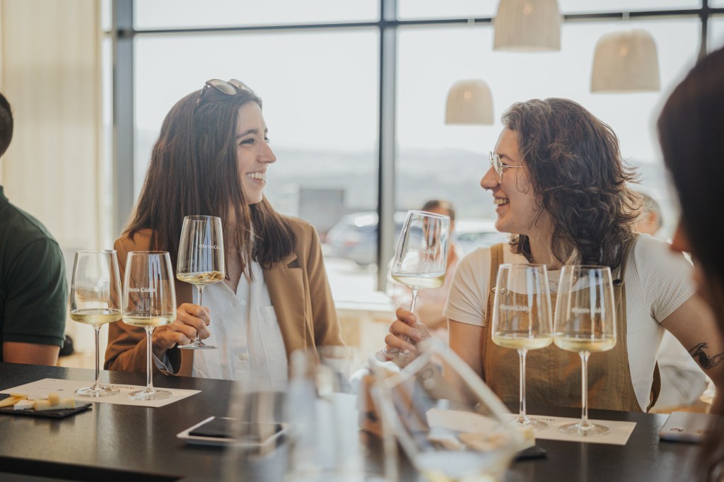 Bodegas Martín Códax propone una temporada llena de experiencias para disfrutar del vino y del entorno del Val do&nbsp;Salnés