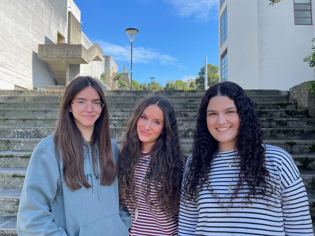 Tres alumnas do Grao en Ciencia e Enxeñaría de Datos da UDC, finalistas no hackathon nacional&nbsp;HPECDSSpain