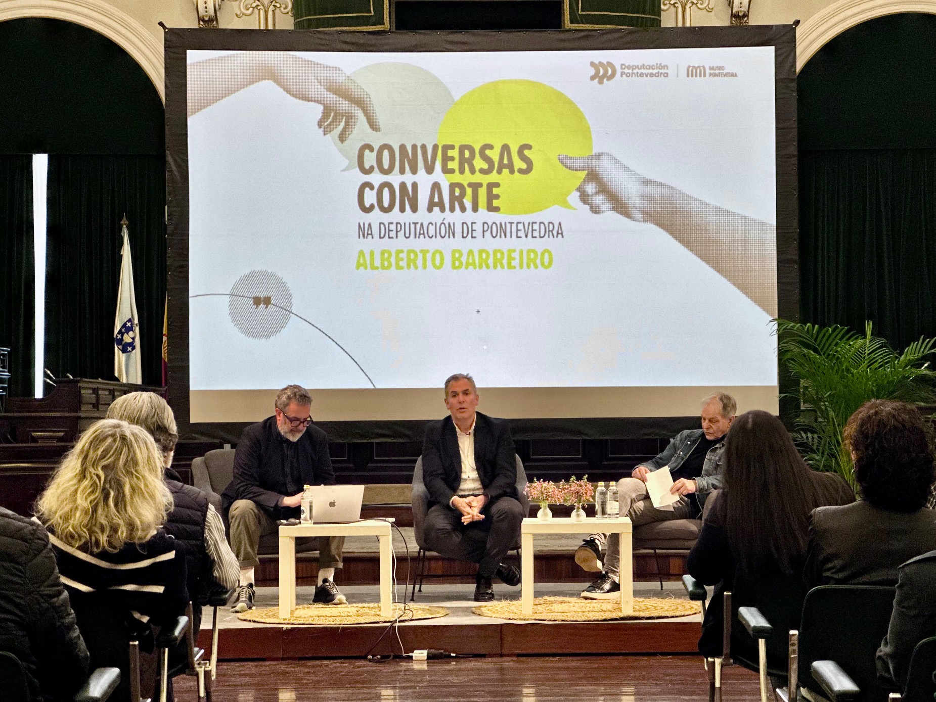 Ciclo Conversas con arte, no que Alberto Barreiro deu a coñecer o proxecto “Máquinas de Invocar”