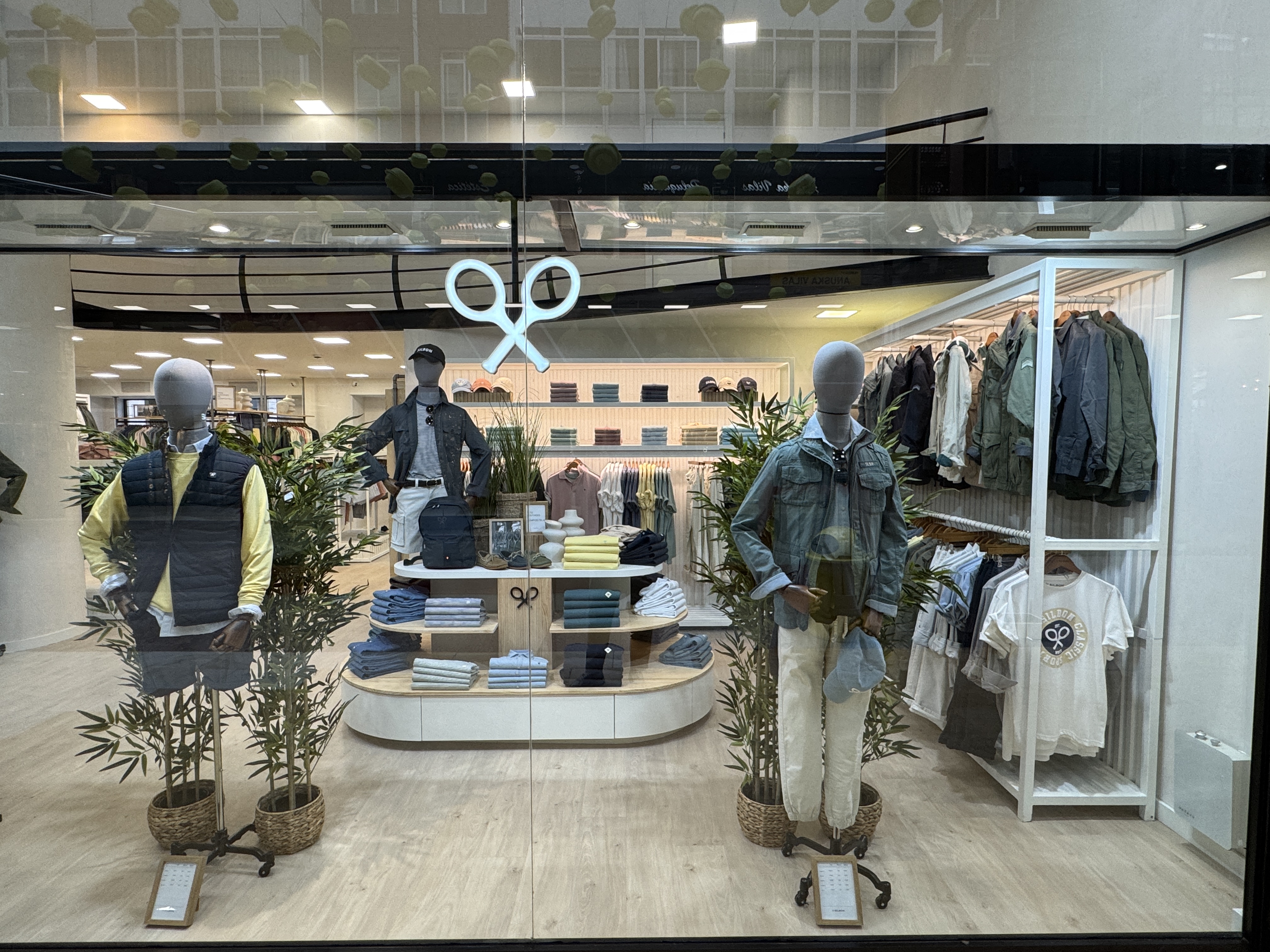 Los outlets de Silbon y elPulpo abren en Área Central