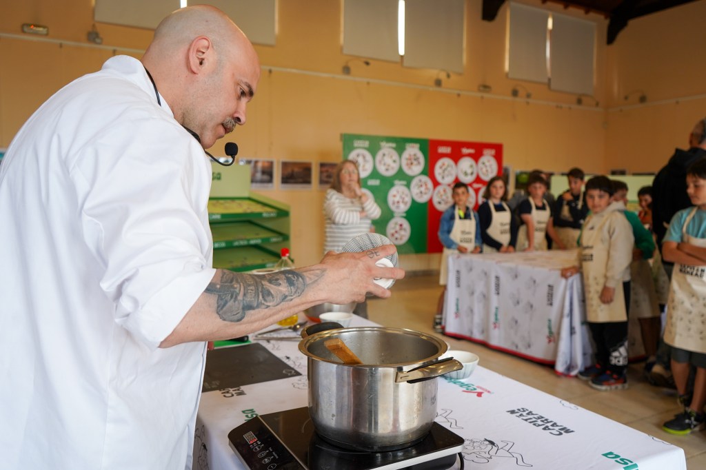 «Capitán Mareas» acerca el producto del mar a 250 escolares de Galicia y&nbsp;Asturias