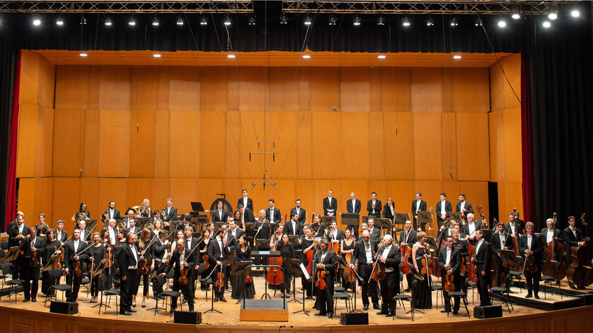 Great Straits e a Orquestra Sinfónica de Galicia estrean un espectáculo sinfónico cos clásicos de Dire Straits