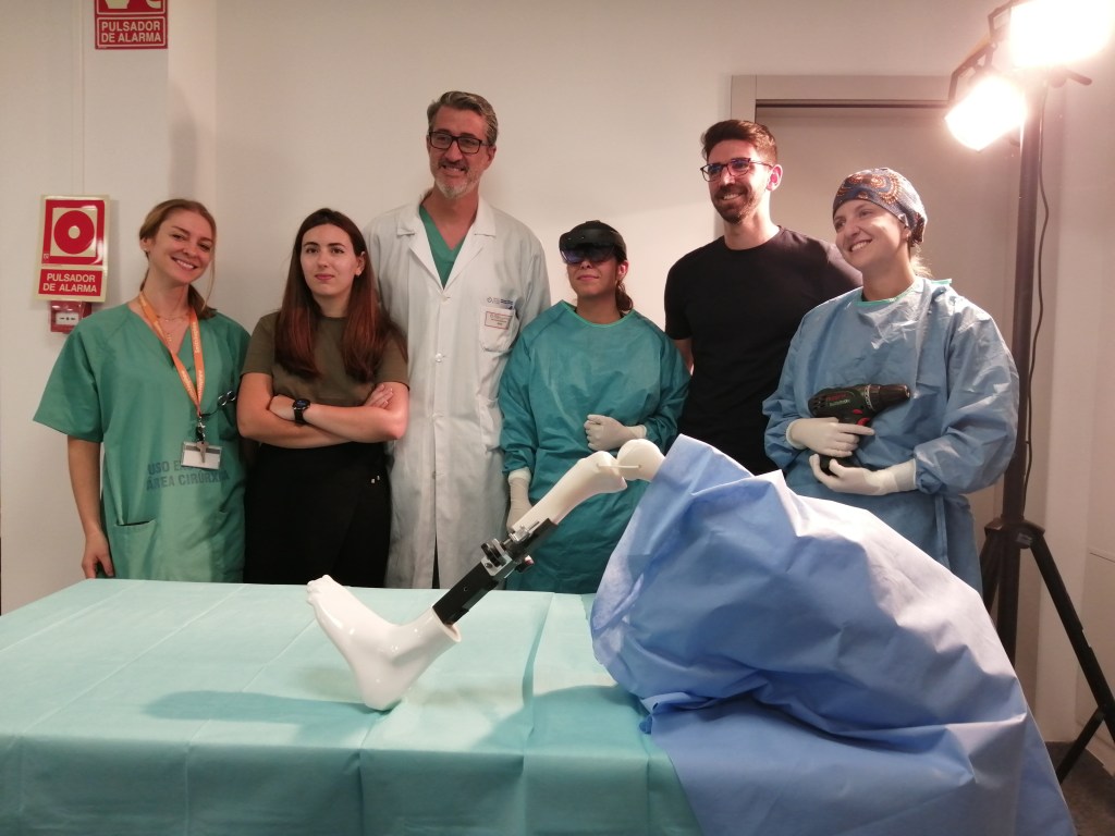 Profesionais do CHUAC e da UDC colaboran nunha investigación sobre realidade aumentada aplicada á&nbsp;cirurxía