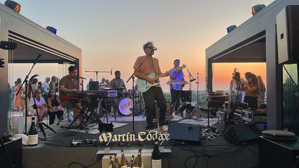 La Bien Querida e Anxo Araújo pecharon » Os xoves de Códax »&nbsp;2025