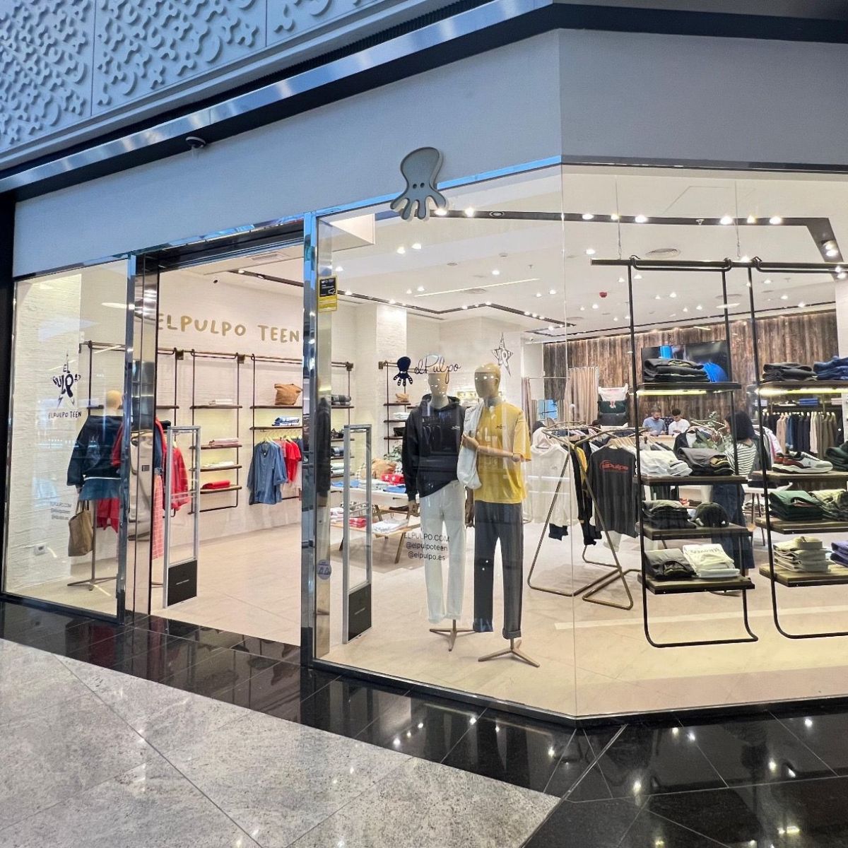 elPulpo amplía su presencia en Galicia con nueva tienda en Marineda&nbsp;City
