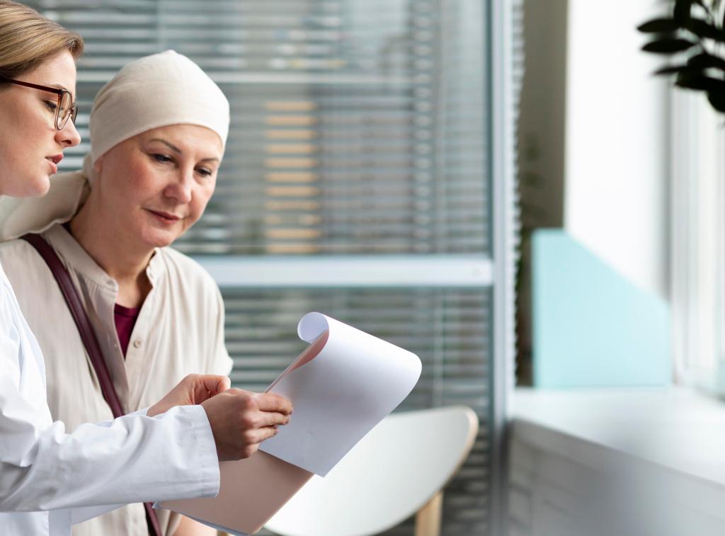 O programa de asistencia oncolóxica evitará pacientes con cancro do distrito sanitario de Cee teñan que deprazarse á&nbsp;Coruña