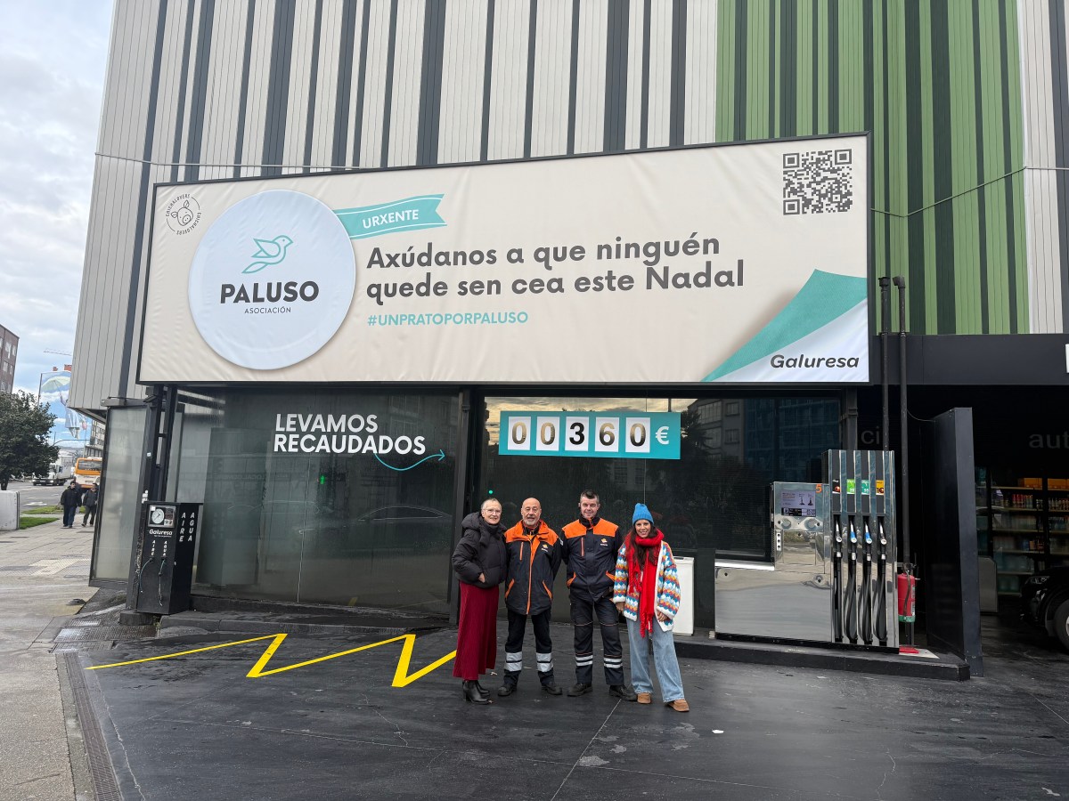 Una valla publicitaria en Santiago para que nadie coma solo estas&nbsp;Navidades