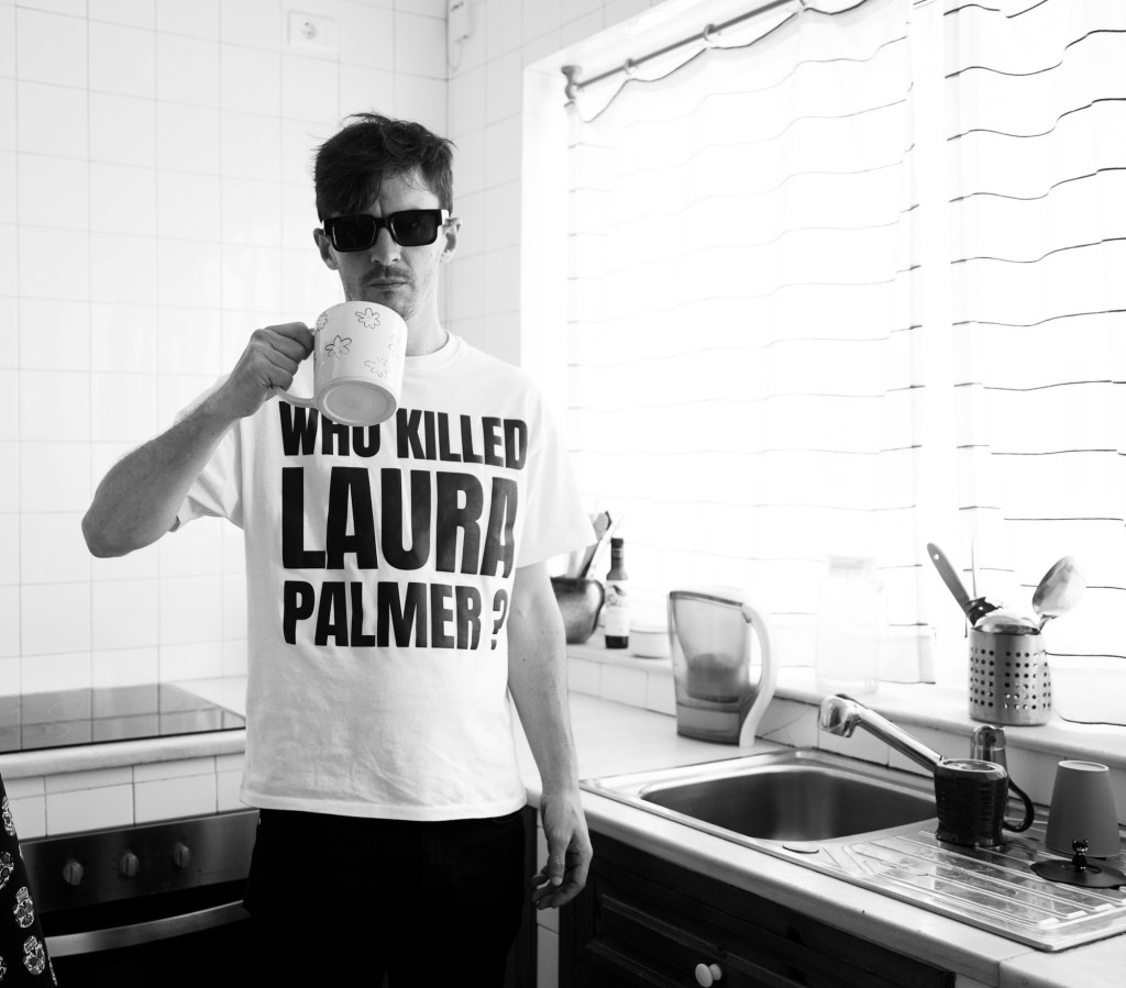 Tona publica o seu álbum debut&nbsp;‘Cruseiro’