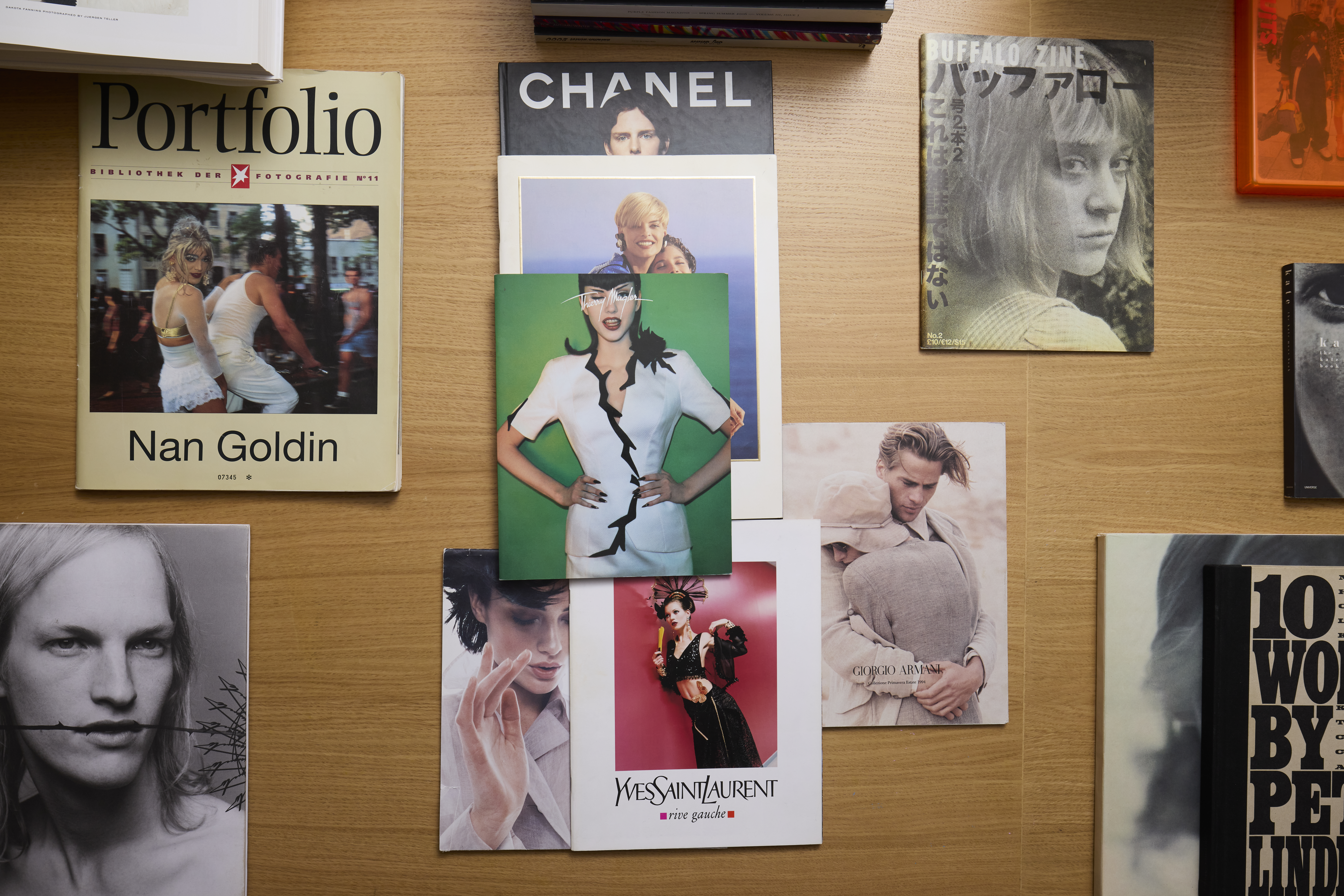 Abre al público la nueva biblioteca de la Fundación MOP, especializada en moda y fotografía de moda