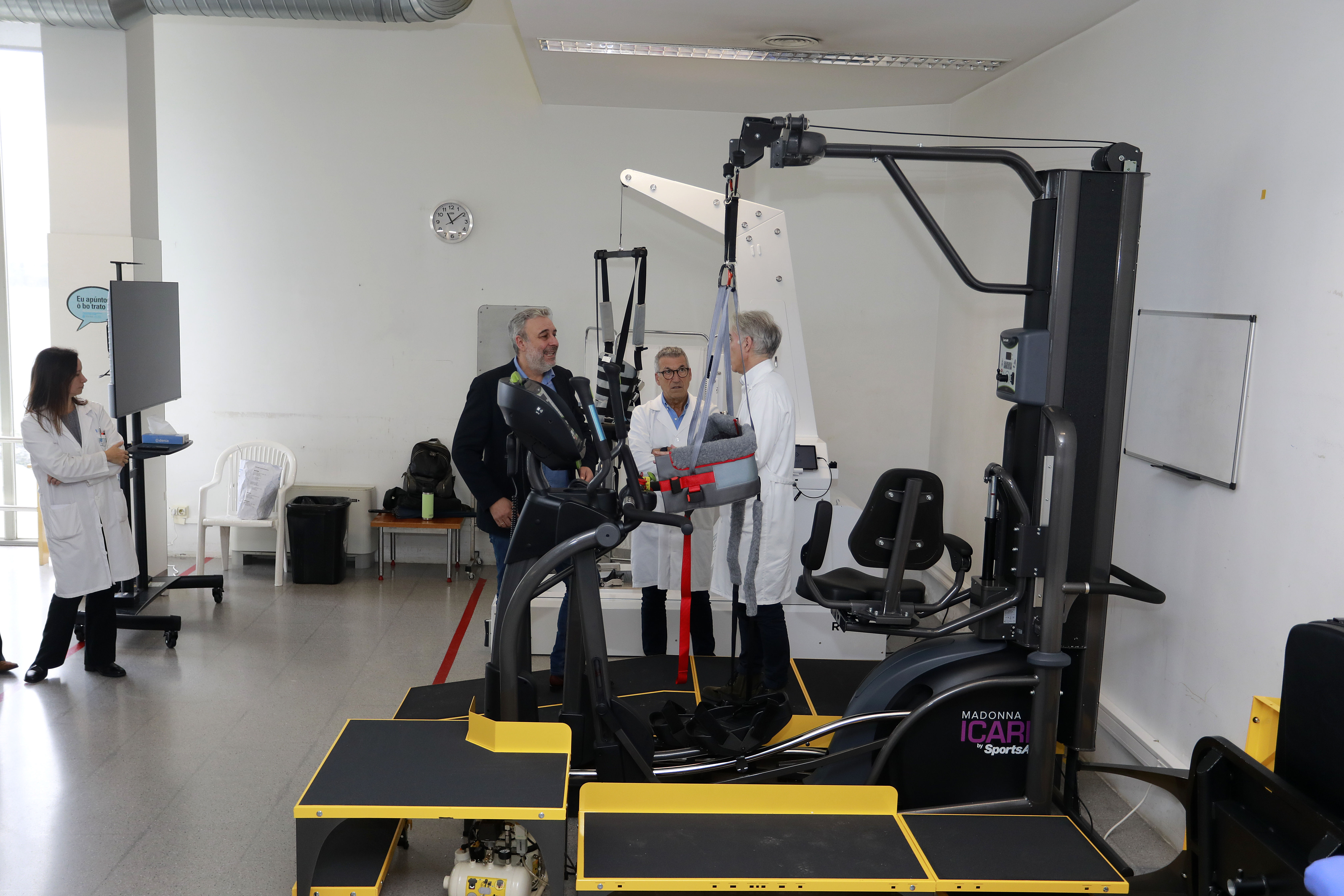 A unidade de neurorrehabilitación do Complexo Hospitalario Universitario da Coruña incorpora un sistema robotizado de recuperación en marcha