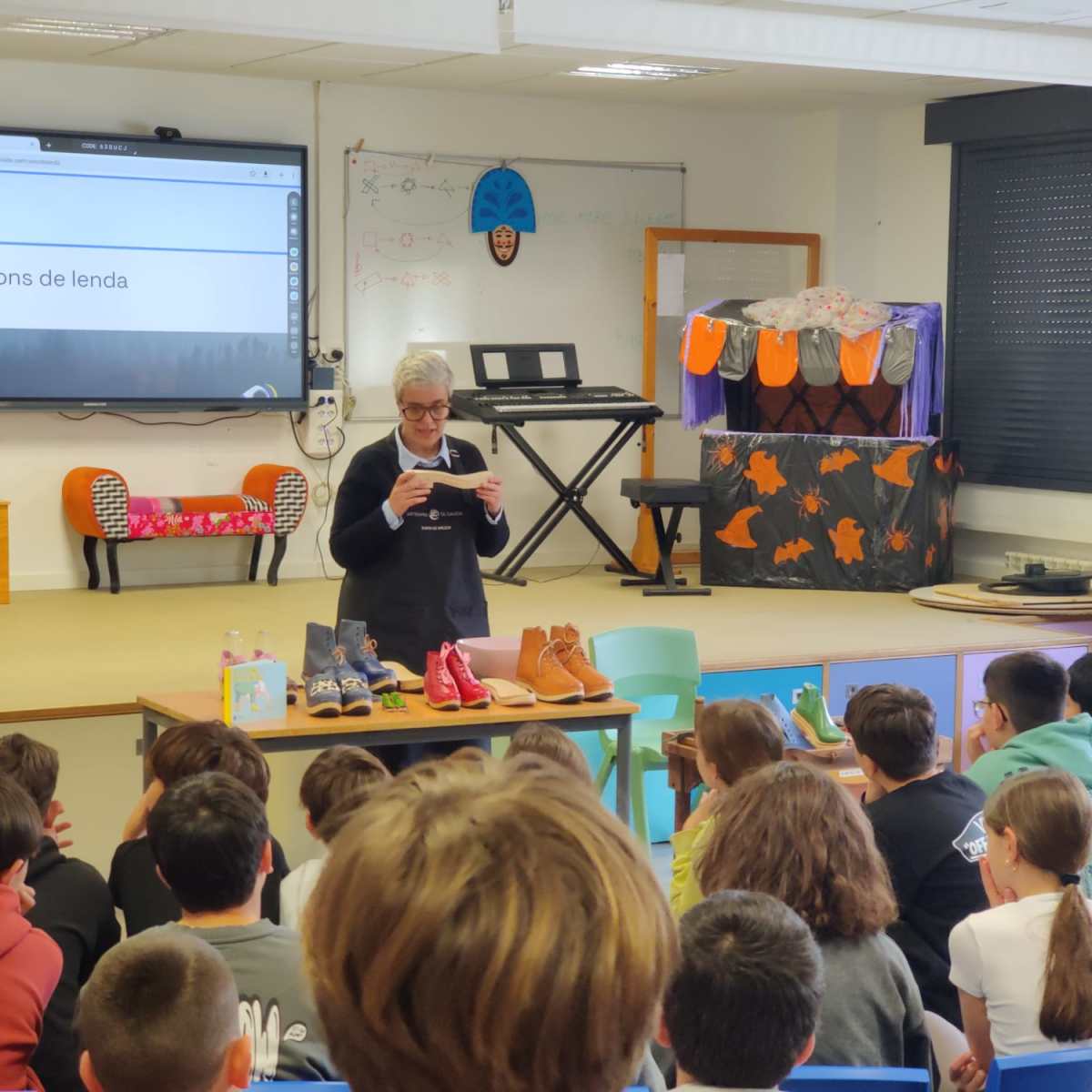 Elena Ferro e Xosé Manuel Sanín levaron a escolas da Coruña oficios&nbsp;tradicionais