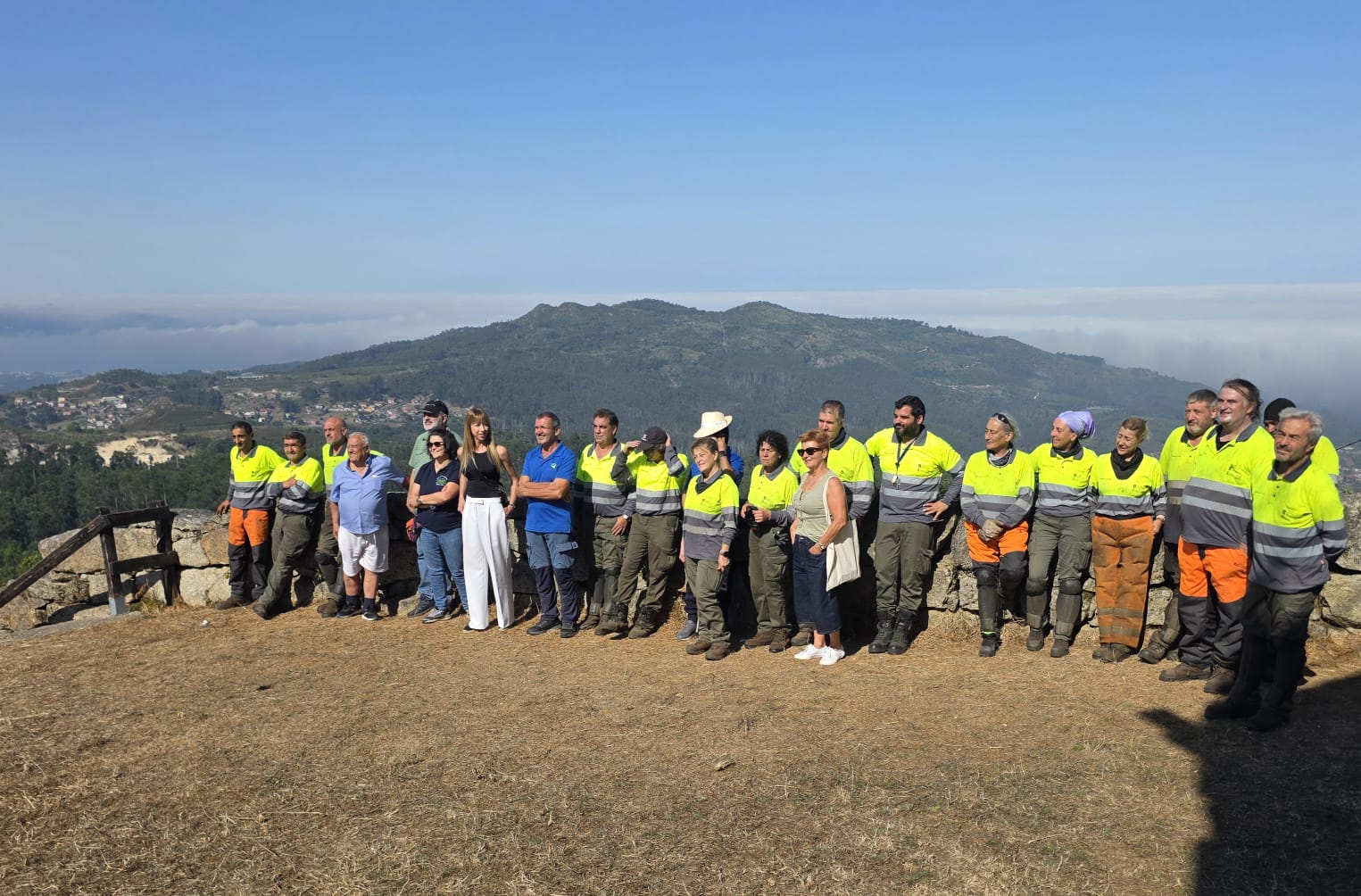 Un proxecto piloto forma a vixiantes para blindarse contra os incendios en Vigo