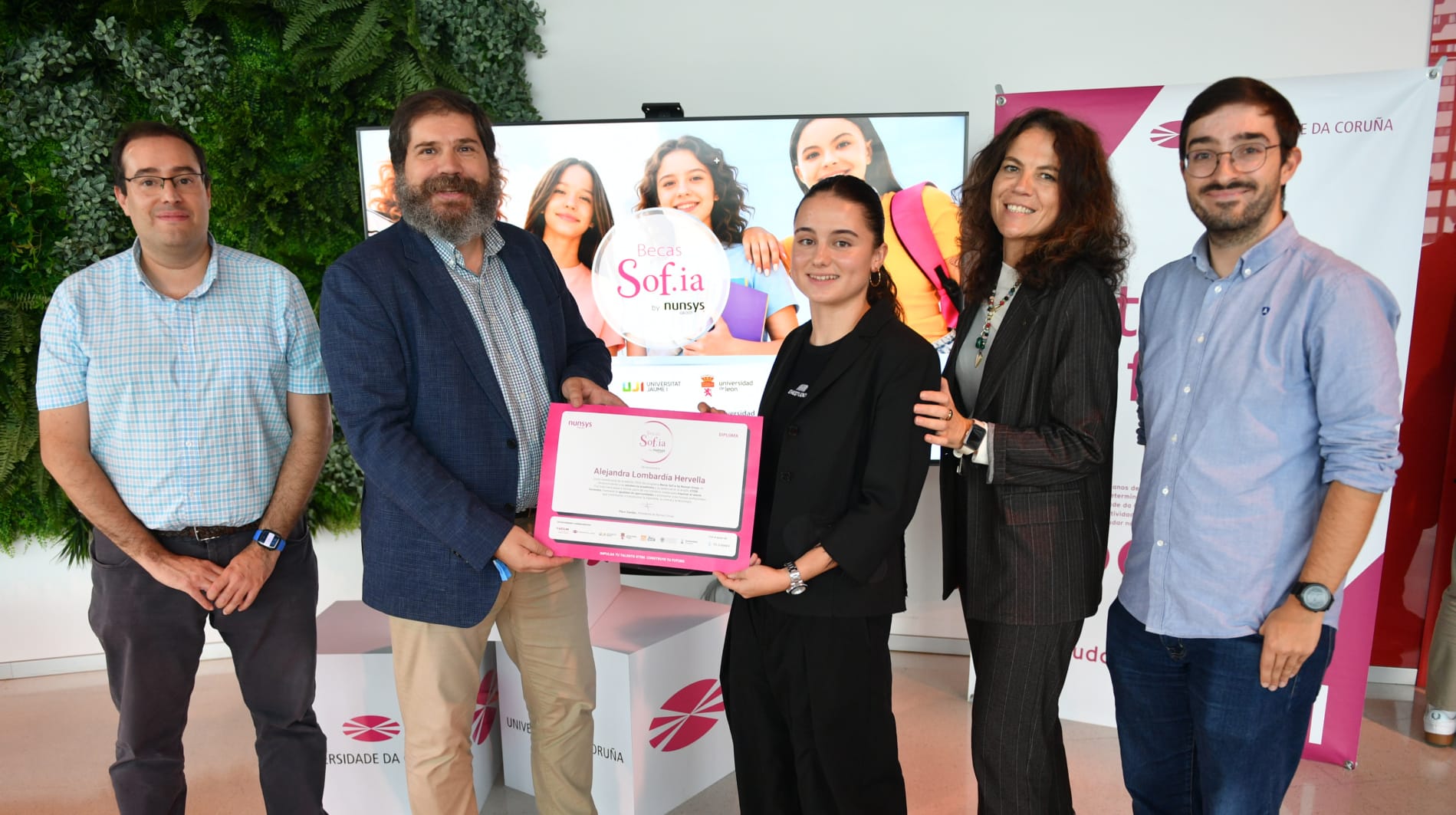 Una alumna de la Universidade da Coruña logra una de las cinco becas nacionales para estudiar carreras tecnológicas